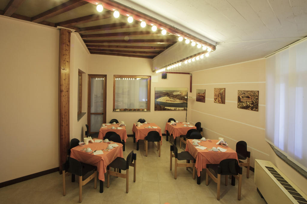 Hotel I Diamanti Garlasco Bagian luar foto