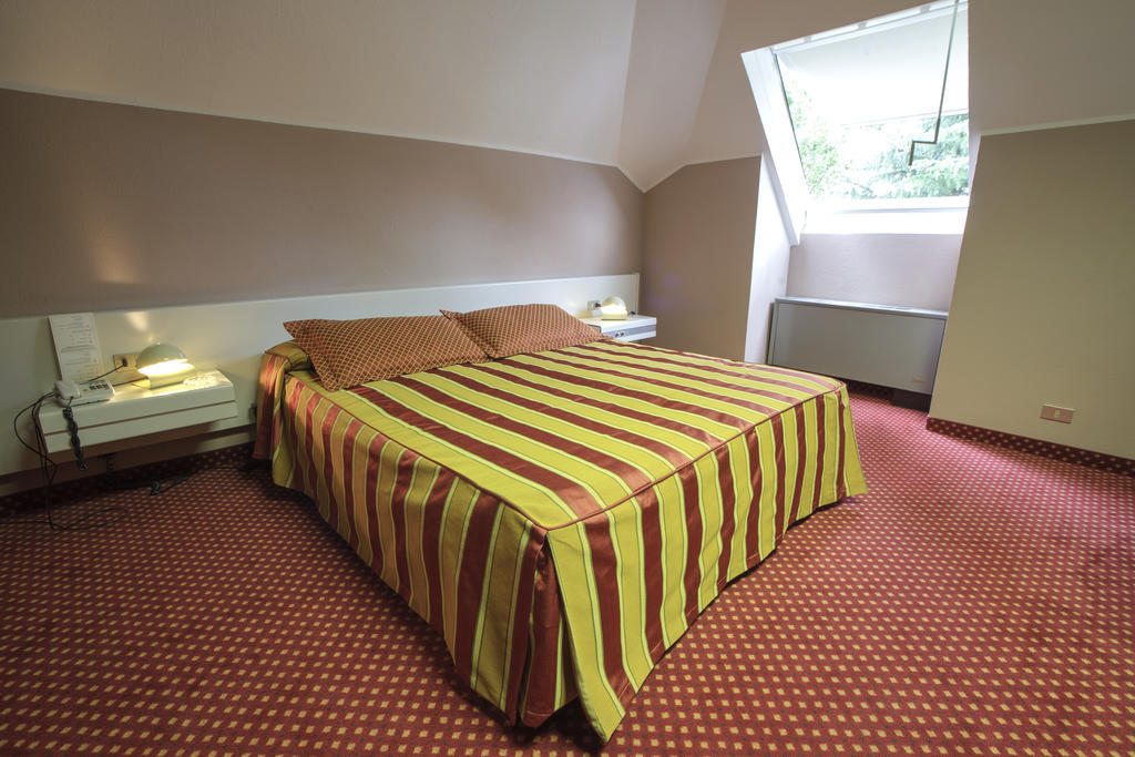Hotel I Diamanti Garlasco Ruang foto